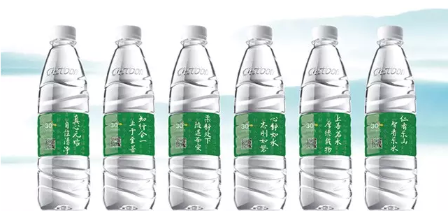 一瓶水的人文营销，正能量传播的现象级示范