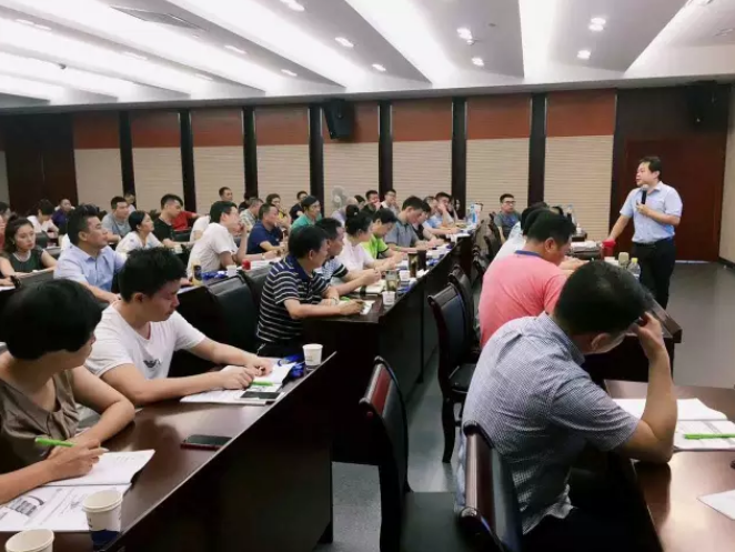 刘春华受邀走进重庆大学EMBA总裁班