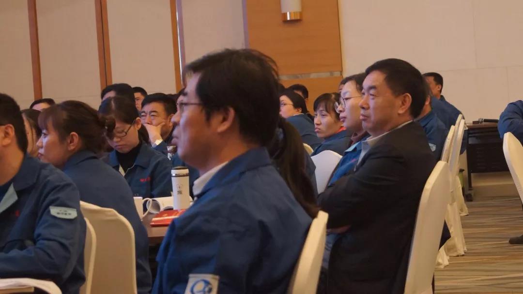 刘春华受邀为明月海藻主题授课《从基层到中层的管理升级自我管理到团队管理》