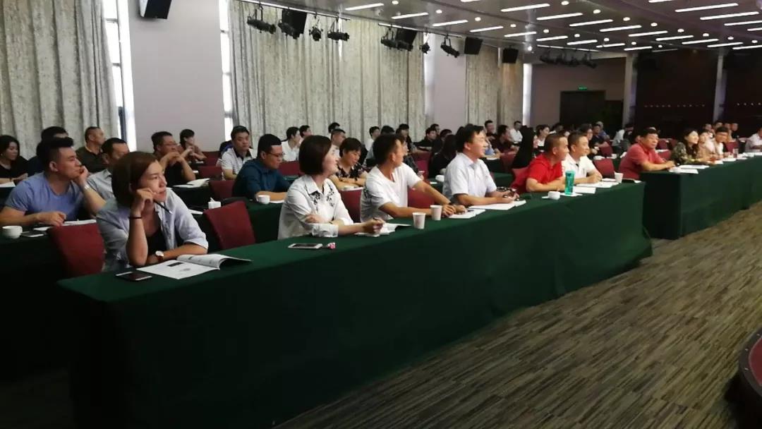 刘春华授课英杰商学院：披云似有凌云志（下）