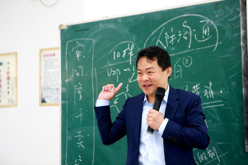 刘春华受邀到世纪英才授课：终端销售人员销售技巧与实战